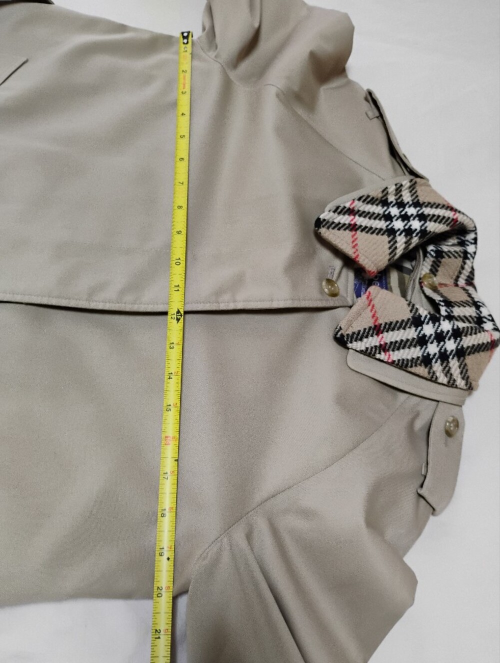 Vintage Burberry Trench Coat With Removable Collar - Picture 15 of 16